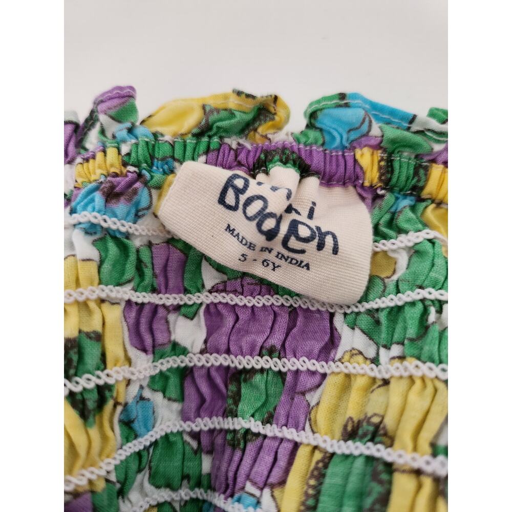 5/6 Mini Boden Floral smocked top - Picture 2 of 2